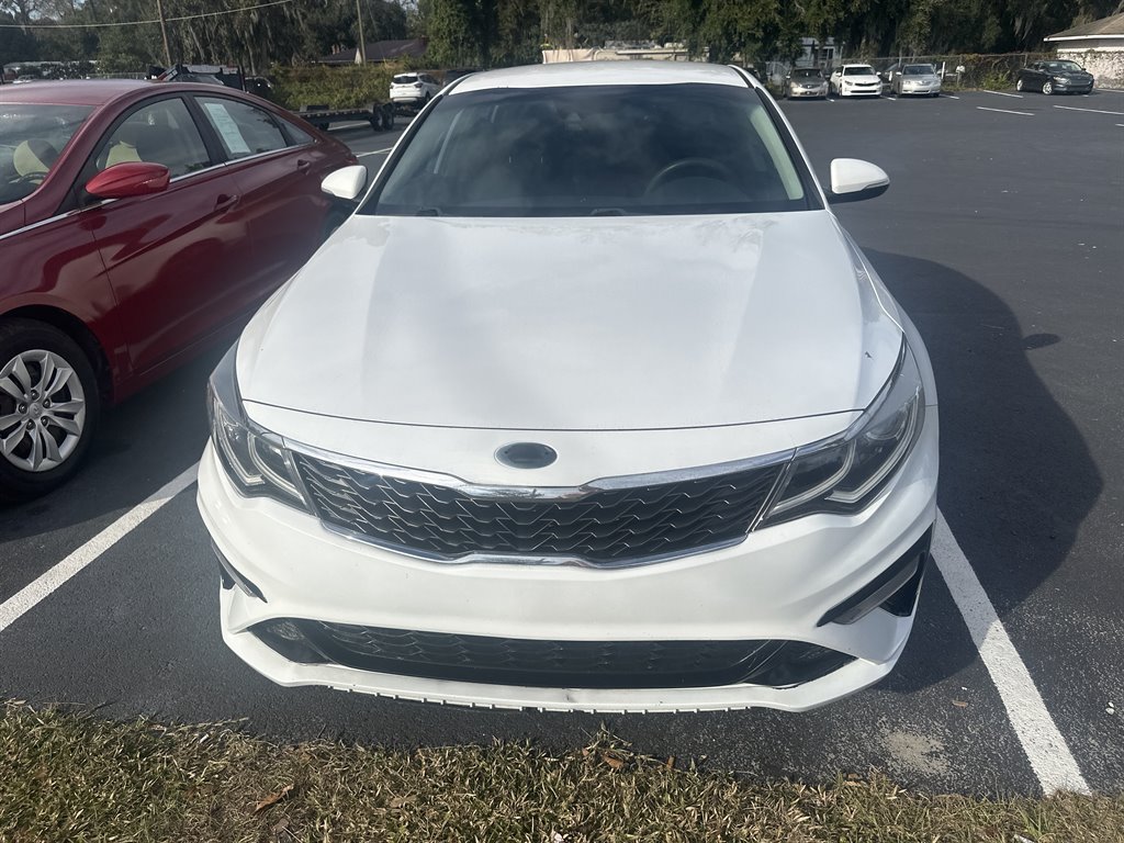 2019 Kia Optima LX's photo