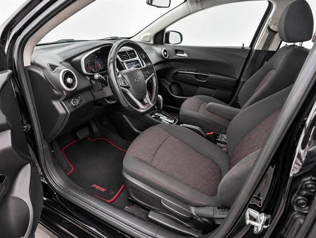 Chevrolet Sonic photo 4