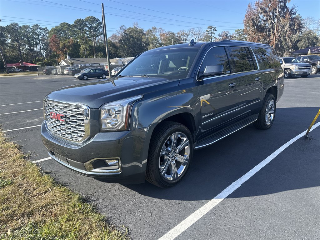 2019 GMC Yukon XL Denali's photo