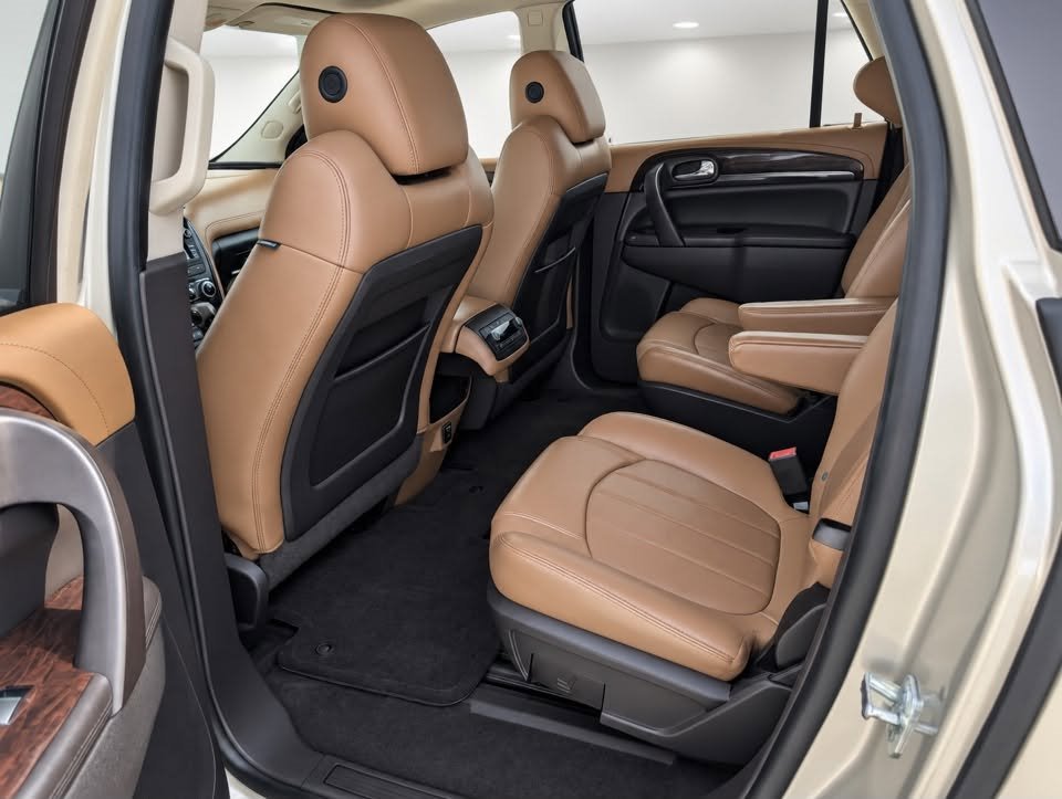 Buick Enclave photo 5