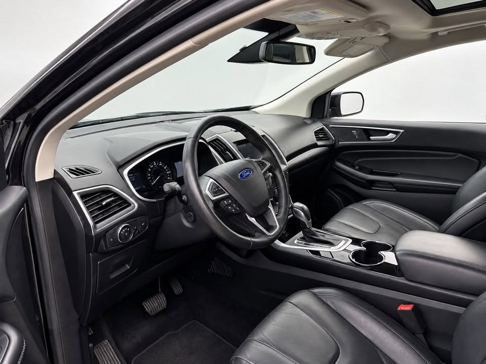 Ford Edge photo 3