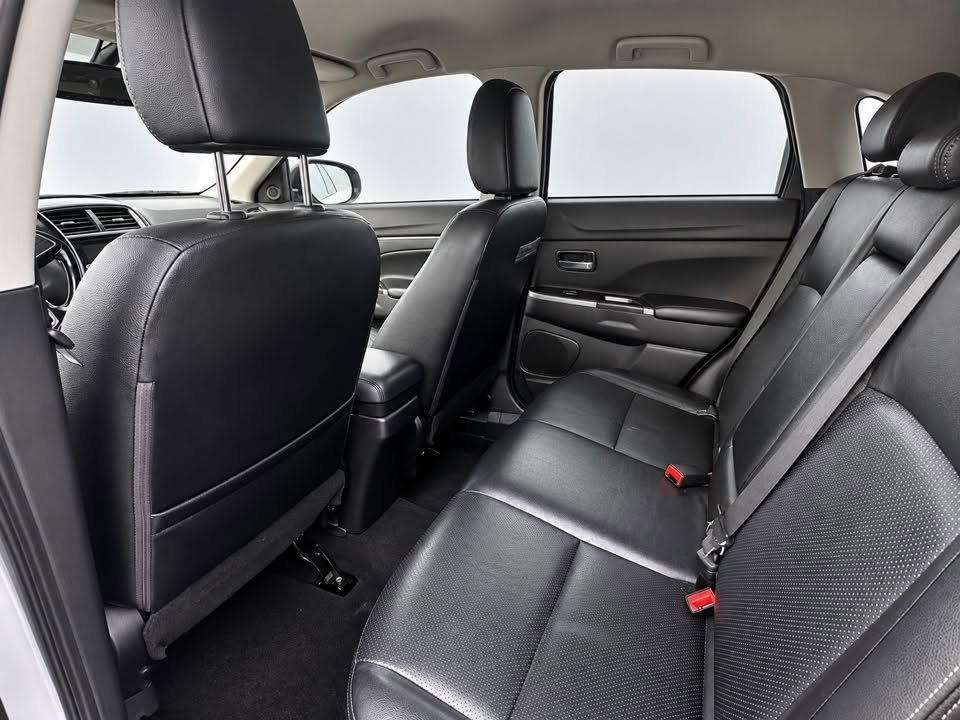 Mitsubishi Outlander Sport photo 5