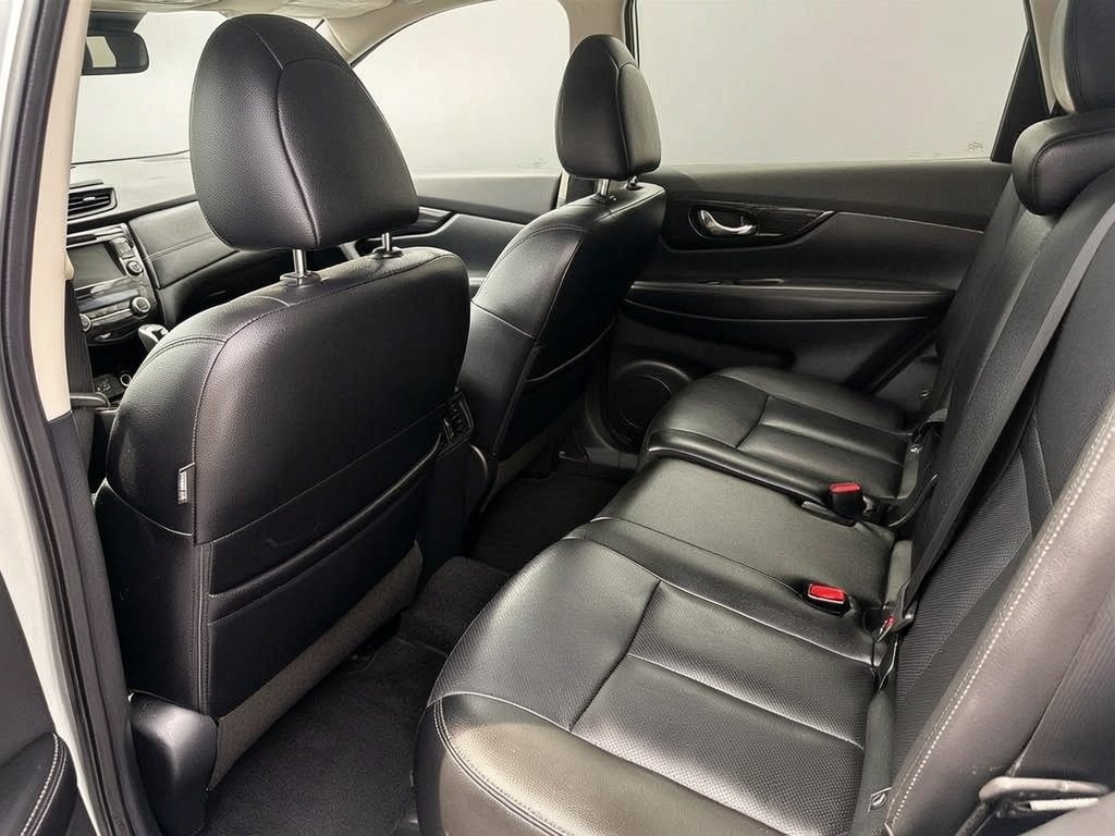 Nissan Rogue photo 4