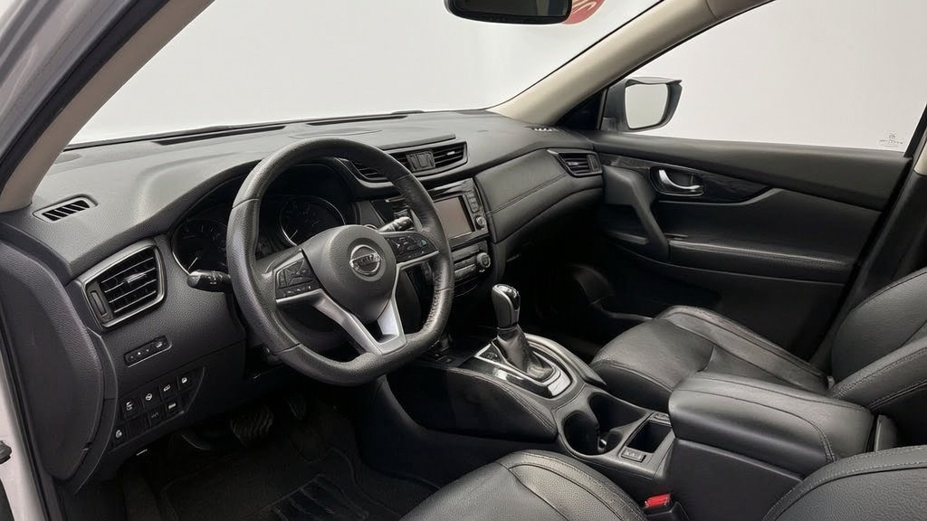 Nissan Rogue photo 3
