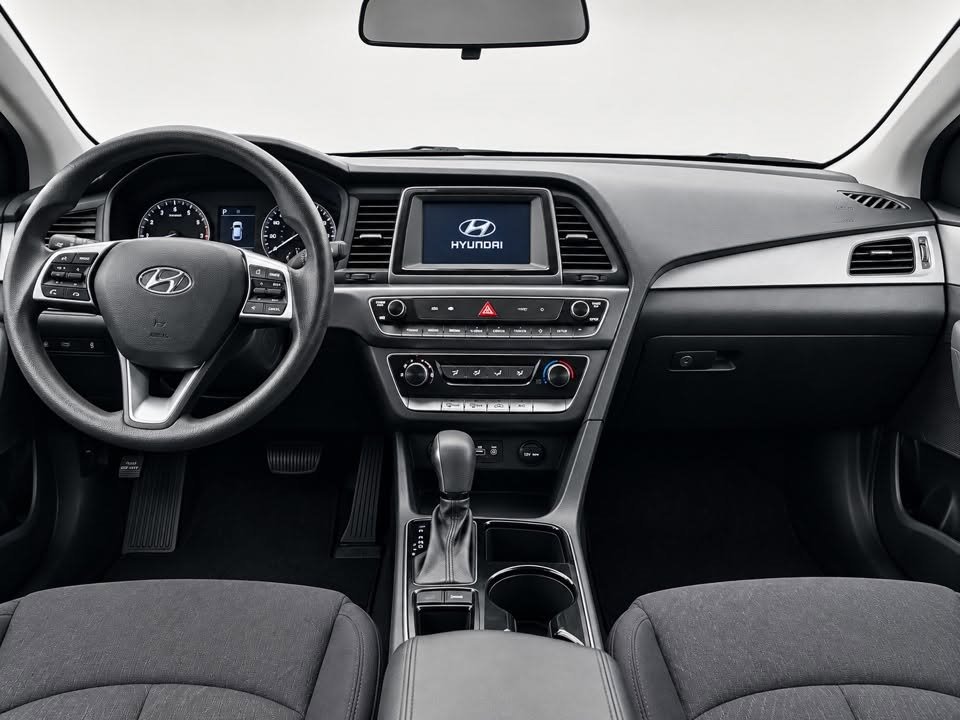 Hyundai Sonata photo 3