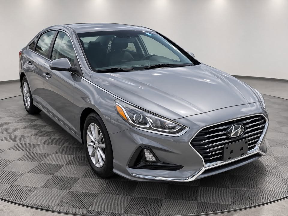 Hyundai Sonata photo 2