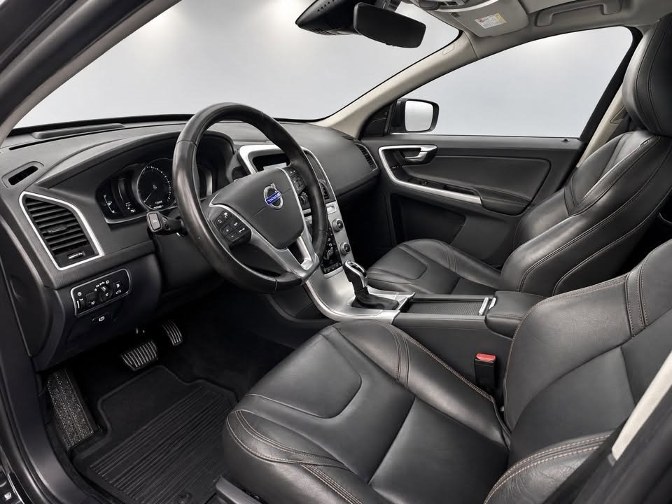 Volvo XC60 photo 4
